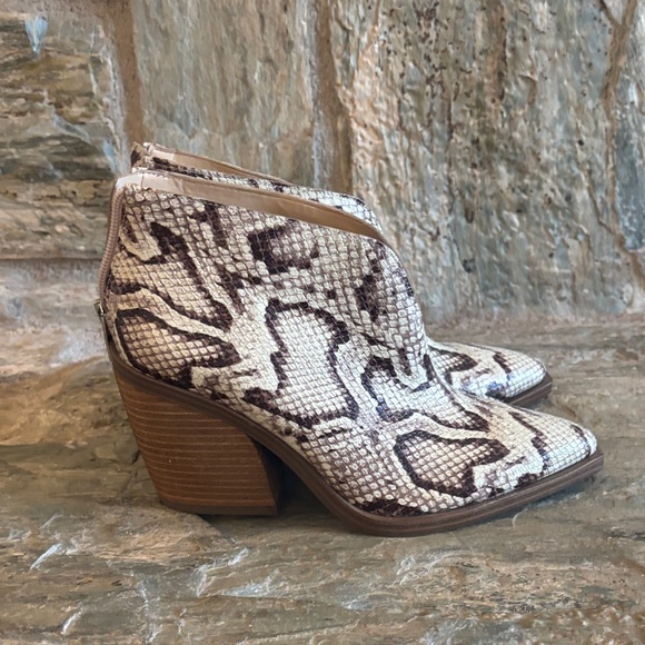 Vince Camuto Snakeskin Pattern Ankle Booties - Picture 1 of 7